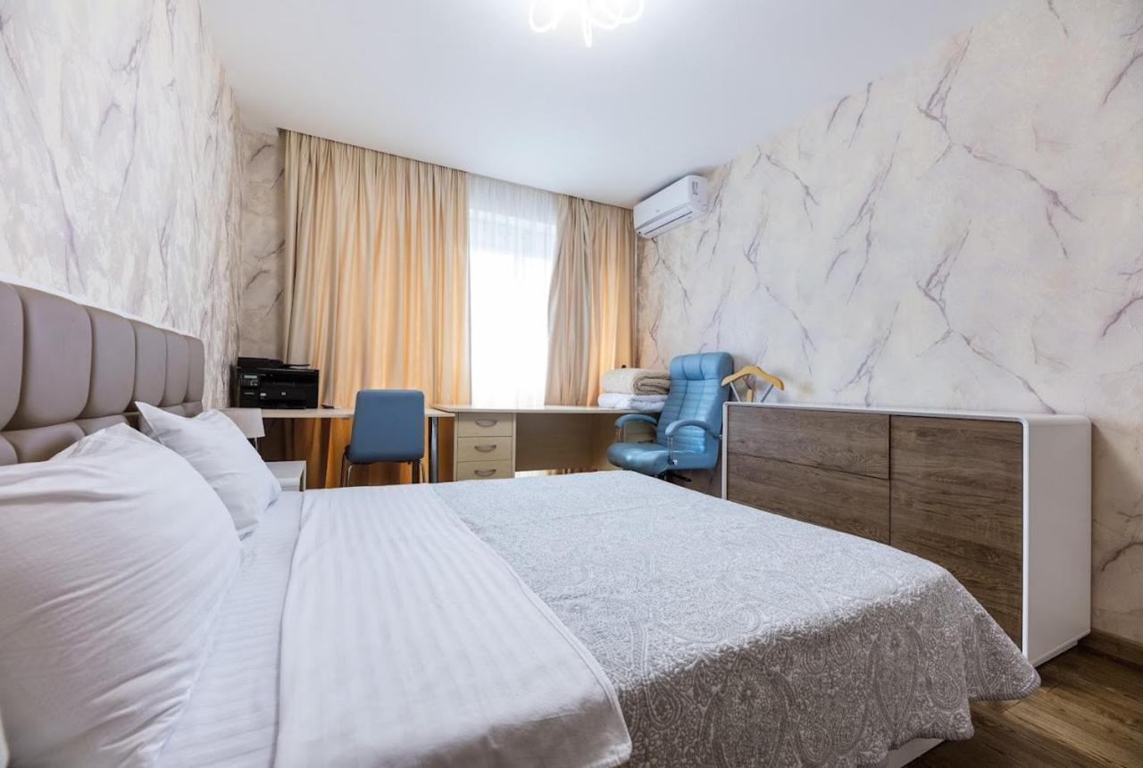 Квартира У Будинку З Власним Бомбосховищем Біля Жд Вокзалу 50 М2 Apartment Kiev Bagian luar foto
